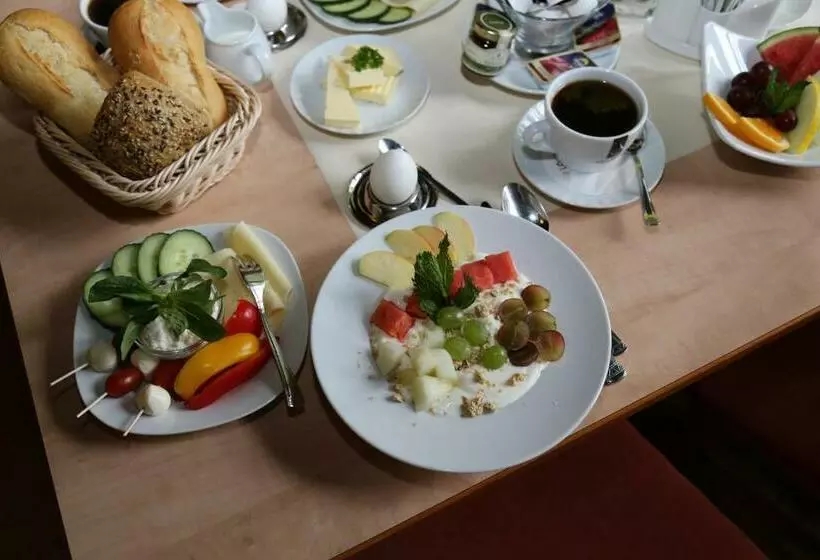 ユースホステル Quellenhaus Feengrotten