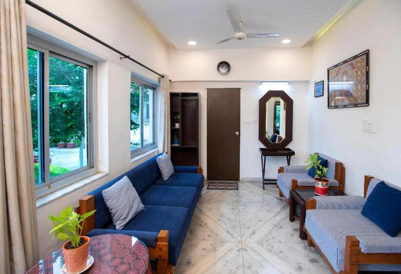 تختخواب و صبحانه Family Vacay In Green Settings