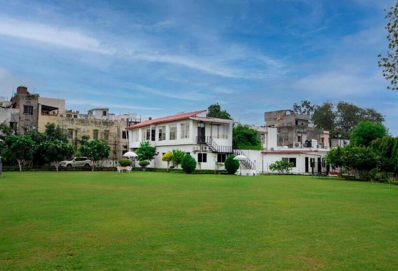 تختخواب و صبحانه Family Vacay In Green Settings