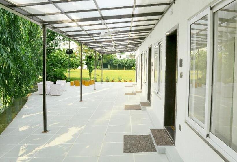 تختخواب و صبحانه Family Vacay In Green Settings