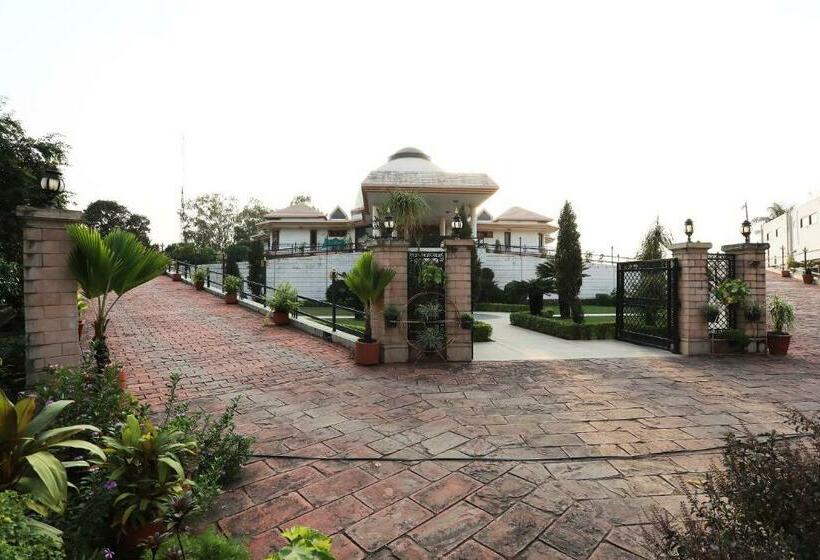 Hotel Capital O Shagun Farms