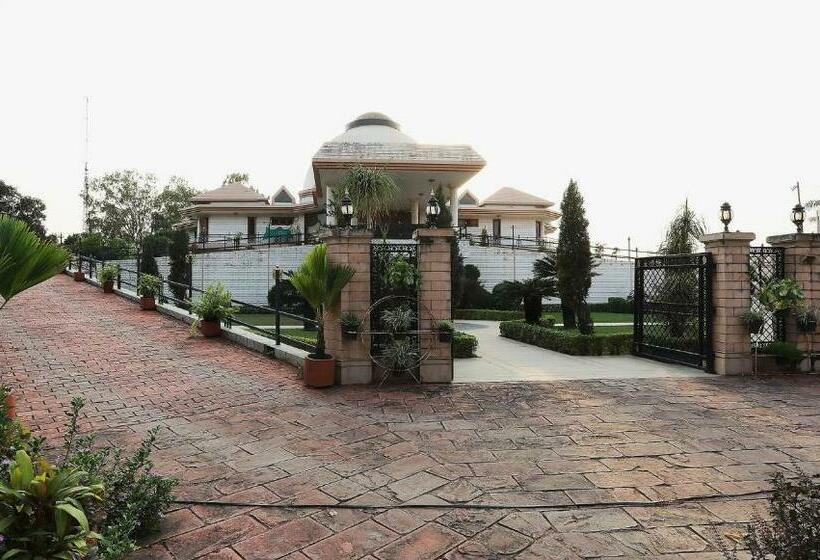 Hotel Capital O Shagun Farms