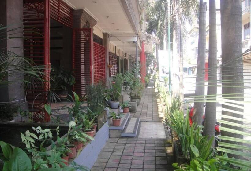 酒店 Klungkung Tower