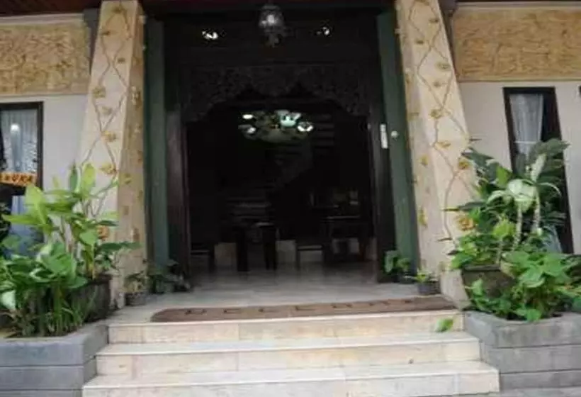 ホテル Klungkung Tower