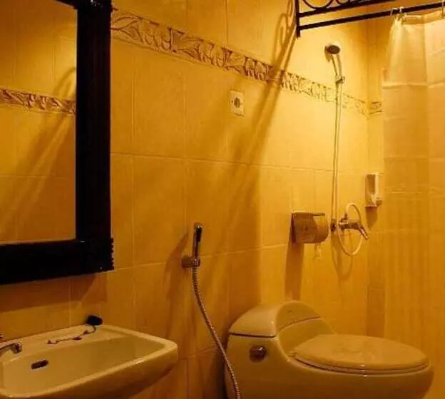 ホテル Klungkung Tower