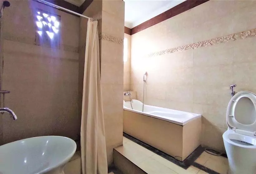 ホテル Klungkung Tower