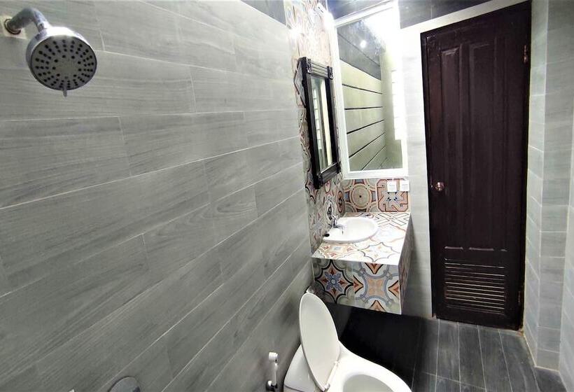 酒店 Klungkung Tower