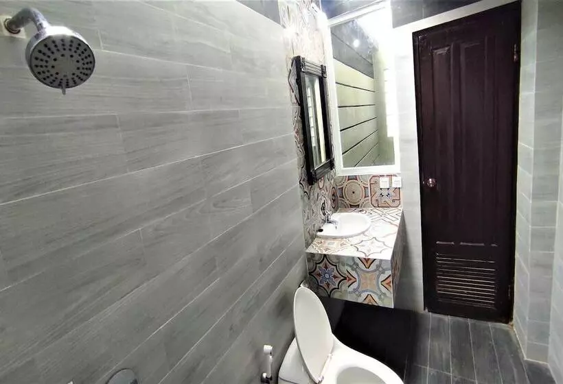 ホテル Klungkung Tower