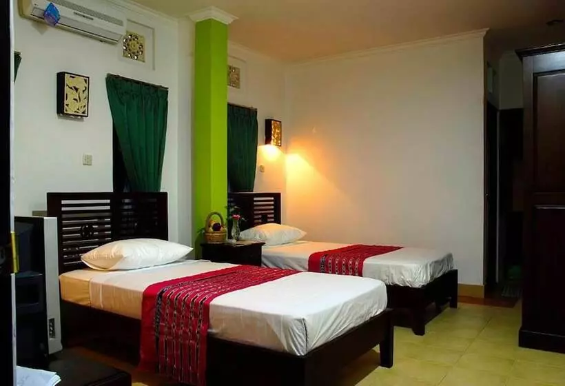 ホテル Klungkung Tower