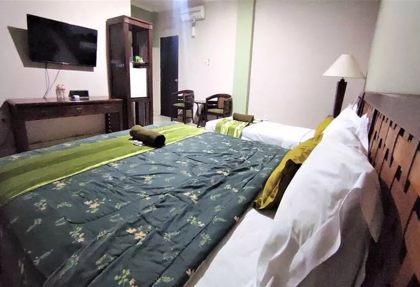 ホテル Klungkung Tower