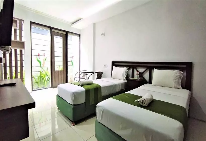 ホテル Klungkung Tower