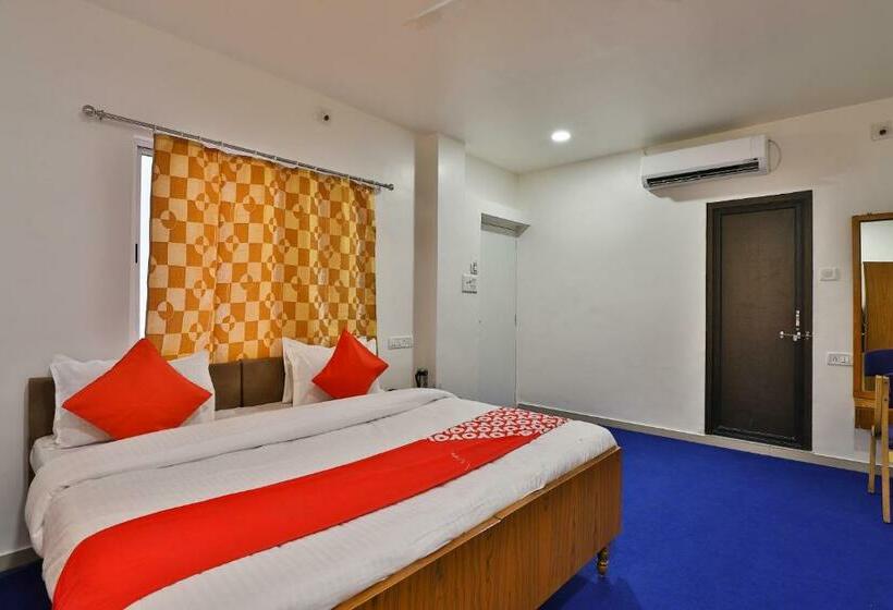 هتل Oyo 30255 Milan Party Hall