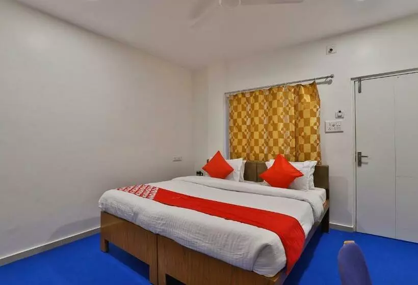 Hotelli Oyo 30255 Milan Party Hall