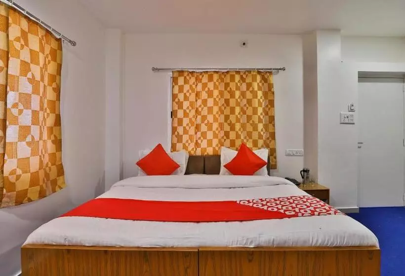 Hotelli Oyo 30255 Milan Party Hall