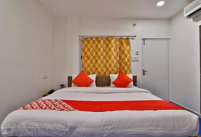 Hotelli Oyo 30255 Milan Party Hall