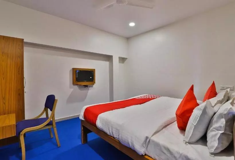 Hotelli Oyo 30255 Milan Party Hall