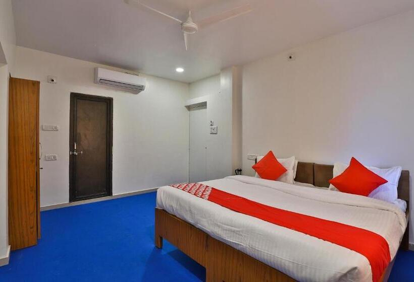 هتل Oyo 30255 Milan Party Hall