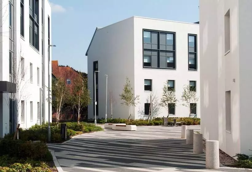 Hotelli Petros Court