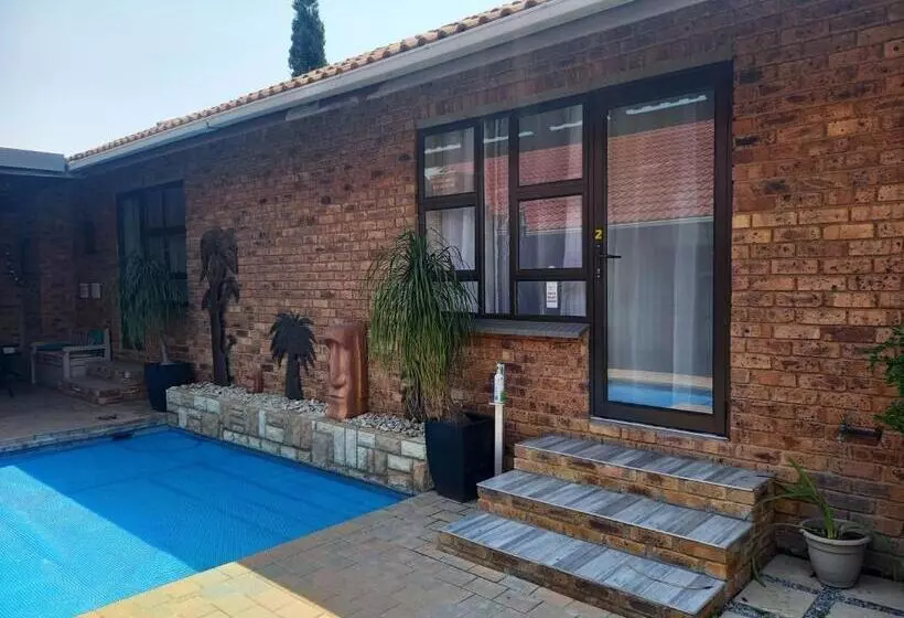 Majatalo Meadows Guesthouse