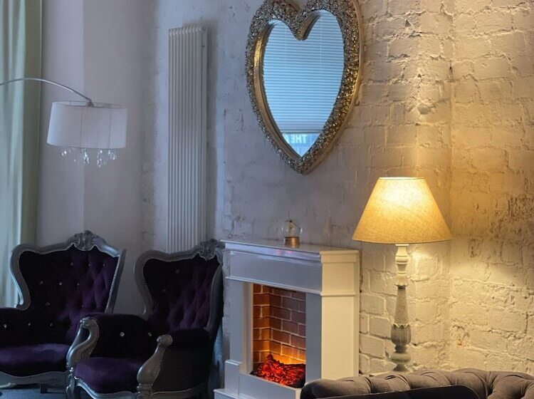 펜션 The Chatwal Boutique