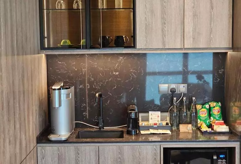 Hompton Hotel by The Beach