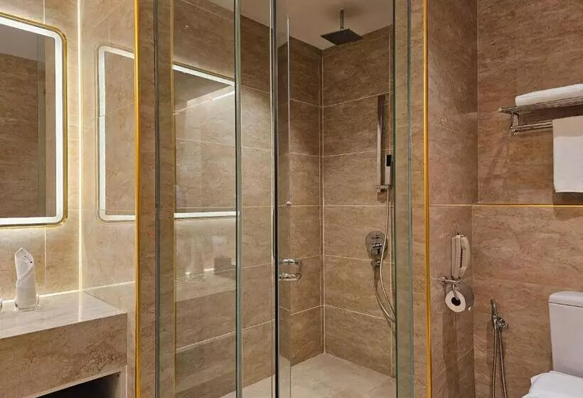 Hompton Hotel by The Beach