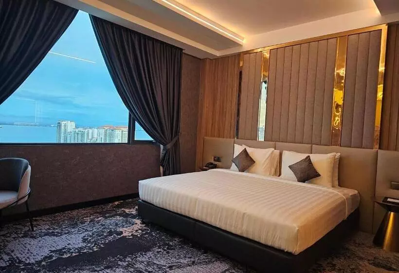 Hompton Hotel by The Beach