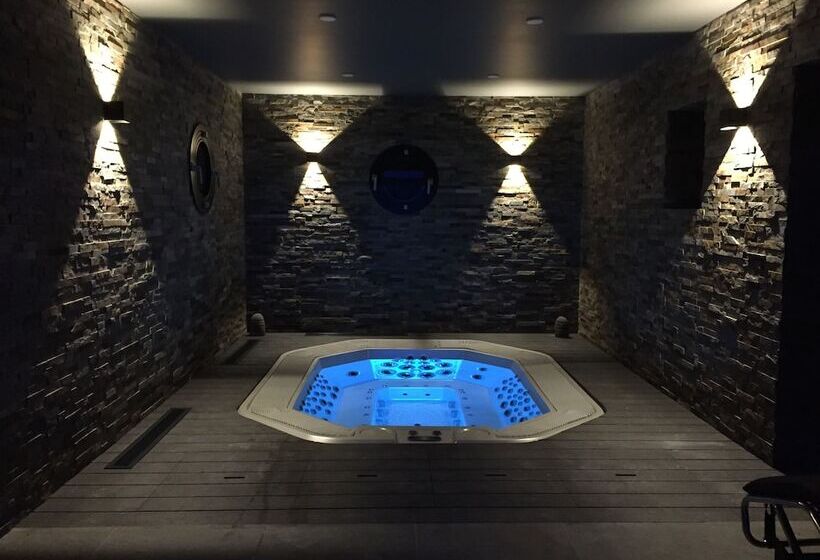 هتل Hôtel 16 | 150 Montagne & Spa Nuxe