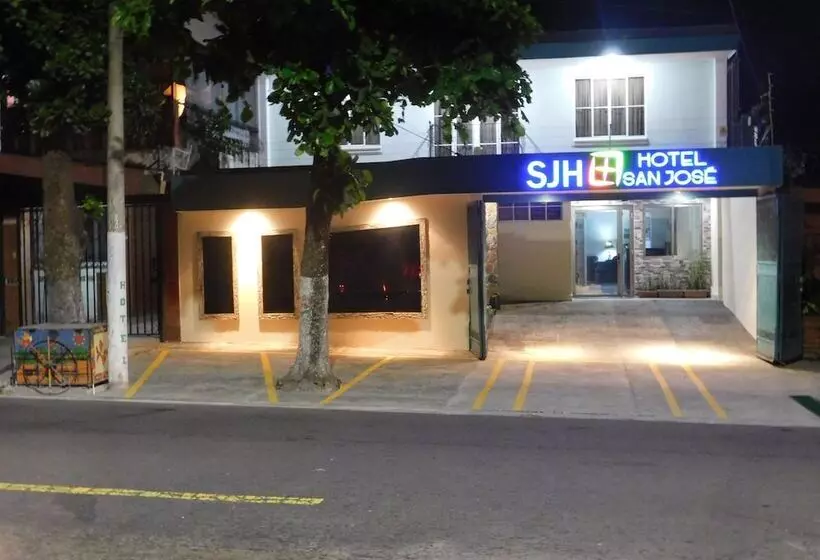 ホテル San Jose Hostal