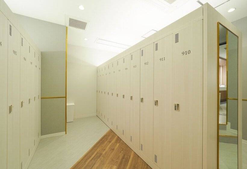 Leo Yu Capsule Hotel Funabashi