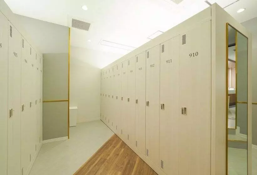 Leo Yu Capsule Hotel Funabashi