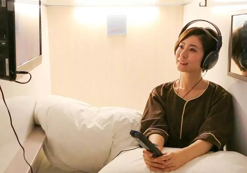 Leo Yu Capsule Hotel Funabashi