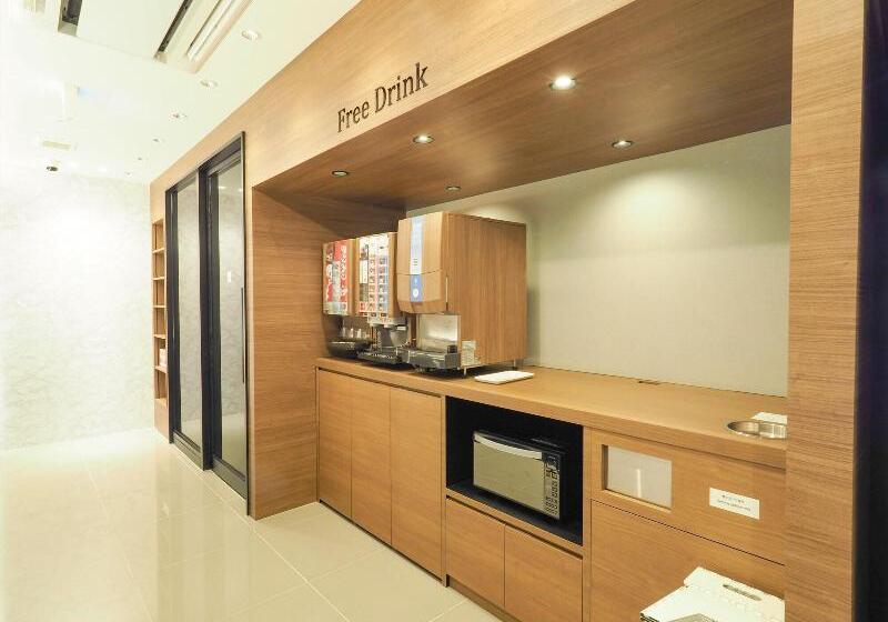 Leo Yu Capsule Hotel Funabashi