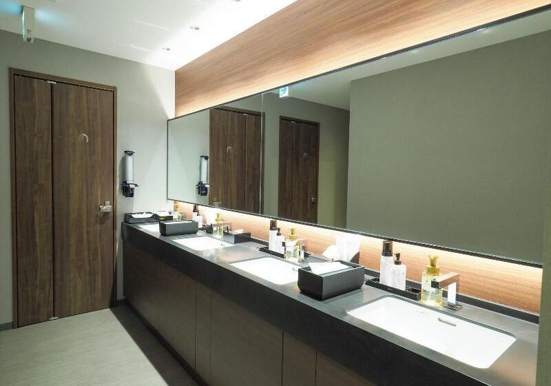 Leo Yu Capsule Hotel Funabashi