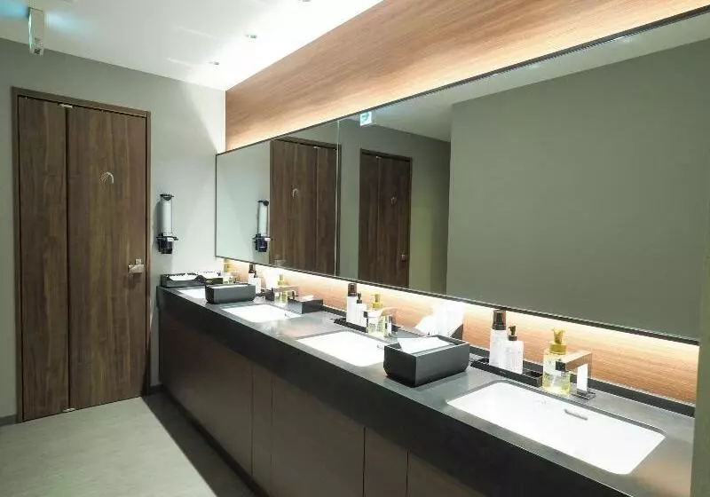 Leo Yu Capsule Hotel Funabashi