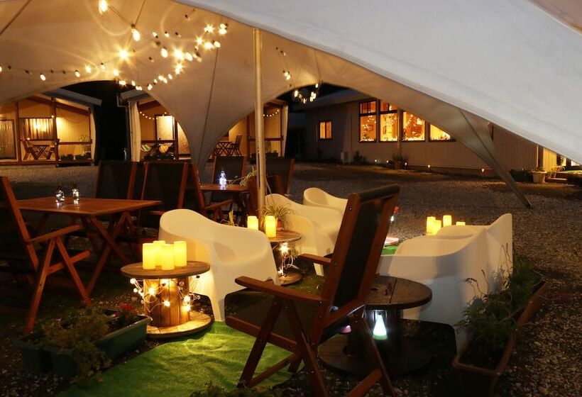 בית מלון כפרי Sloth Glamping