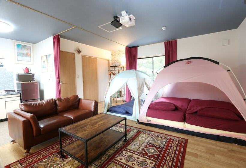 בית מלון כפרי Sloth Glamping