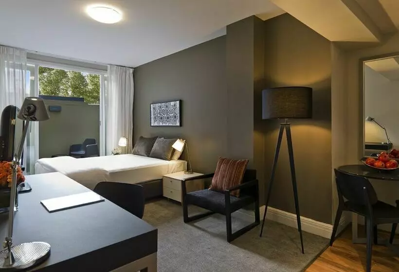 Adina Apartment Hotel South Yarra