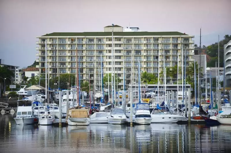 Отель Aligned Corporate Residences Townsville