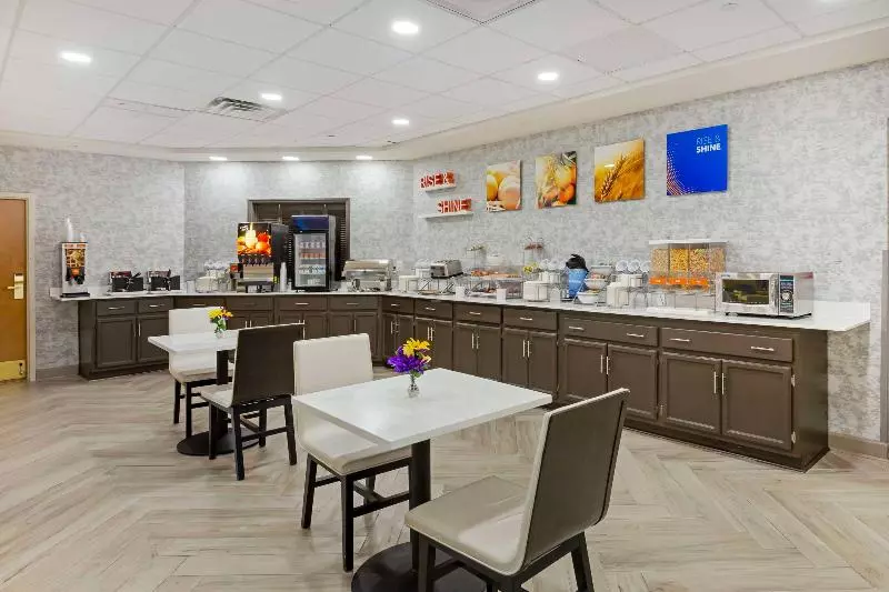 فندق Comfort Inn & Suites Greenville Near Convention Center