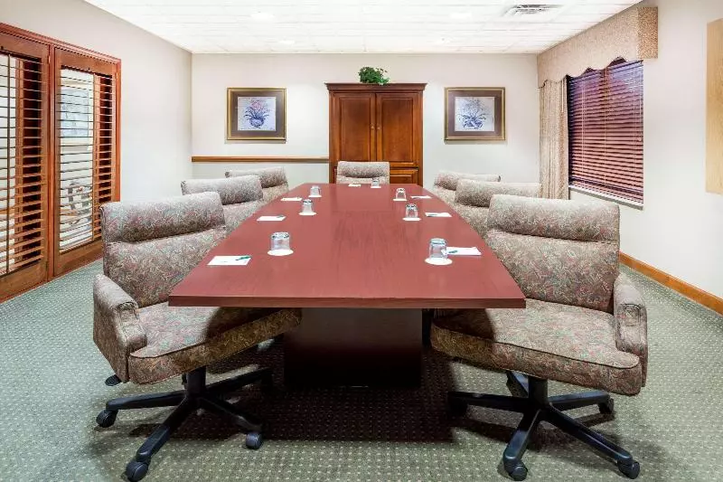 فندق Comfort Inn & Suites Greenville Near Convention Center