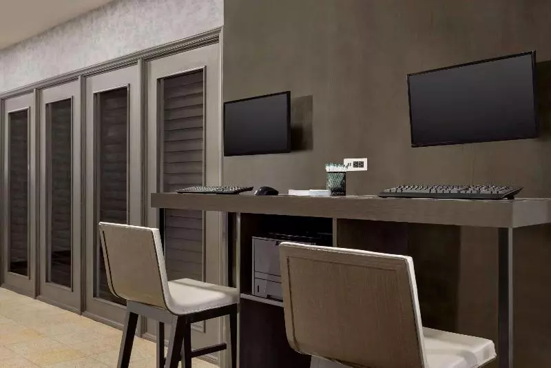 فندق Comfort Inn & Suites Greenville Near Convention Center