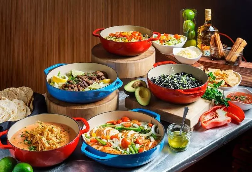 هتل Courtyard Chicago Downtown/magnificent Mile