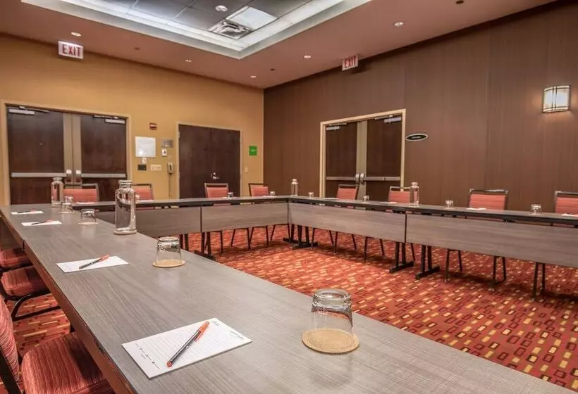 هتل Courtyard Chicago Downtown/magnificent Mile