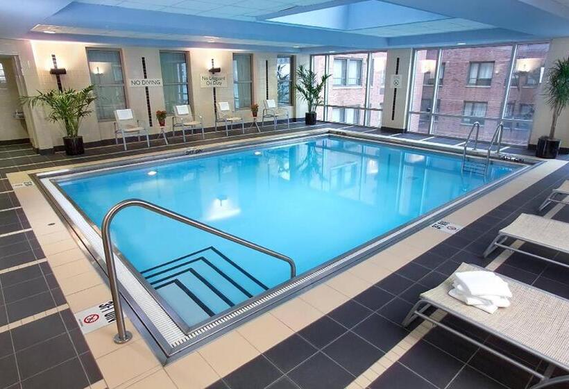 فندق Courtyard Chicago Downtown/magnificent Mile