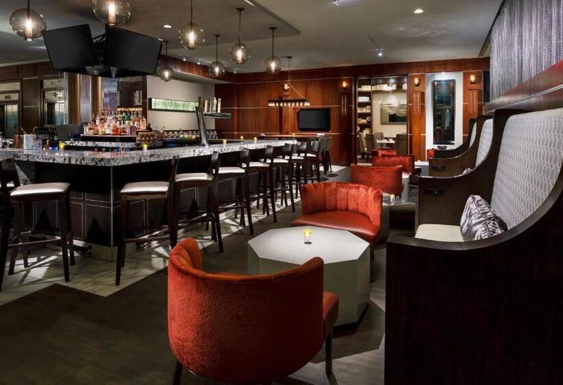 فندق Courtyard Chicago Downtown/magnificent Mile