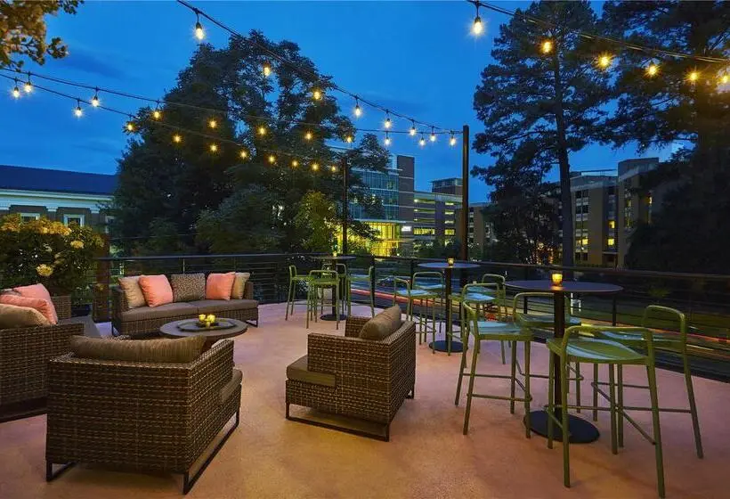 ホテル Graduate By Hilton Charlottesville