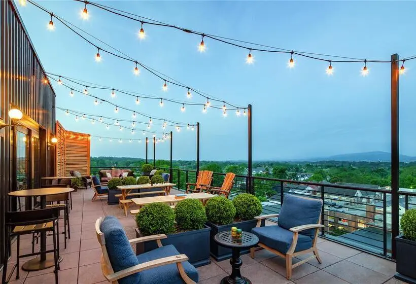 ホテル Graduate By Hilton Charlottesville