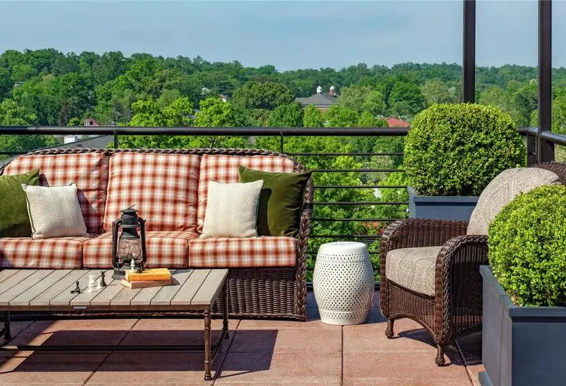 ホテル Graduate By Hilton Charlottesville