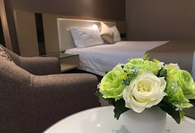 Shenzhen Kaili Hotel, Guomao Shopping Mall